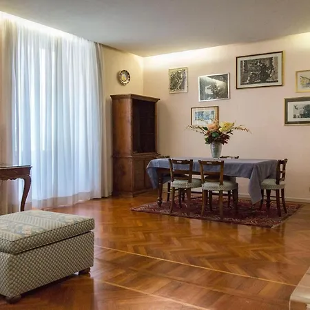Luxury Art Atelier Apartment-2